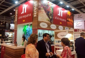 La DO Utiel-Requena participó en la feria Vinexpo Hong-Kong La DO Utiel-Requena participó en la feria Vinexpo Hong-Kong