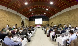 Excelente cata dirigida por Tim Atkin. La Cata del Barrio de la Estación