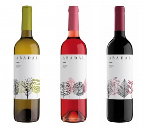 Imagen. Bodegas Abadal presenta su gama de vinos: Abadal Blanc, Abadal Rosat y Abadal Franc.