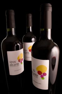 Alicante recoge 31 millones de kilos de uva para sus vinos con DOP en 2015