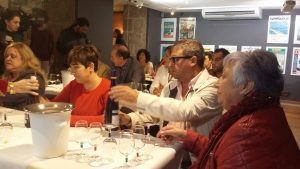 Imagen. Veinte asociados de ONCE Galicia participan en el Taller de Memoria Sensorial