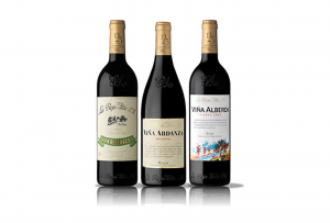En las fotos los vinos están en posición vertical pero en nuestra bodega siempre en posición horizontal.