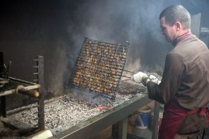 Comer en Bodega: Completa una experiencia única en Pagos de Leza