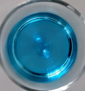 vino azul Imagen. El increíble color del vino azul.