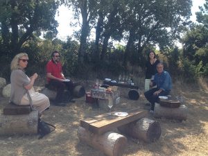 Almuerzo entre cepas, un festín en los viñedos de Pagos de Leza. Almuerzo entre cepas, un festín en los viñedos de Pagos de Leza.