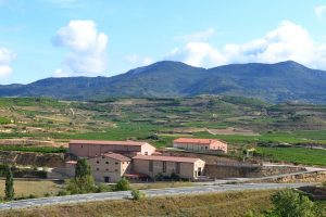 Bodega Carlos Moro abre sus puertas al enoturismo. Bodega Carlos Moro abre sus puertas al enoturismo.