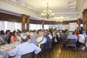 Catas solidarias abre la Regata Ribeiro - Rías de Galicia en el edificio social del Real Club Náutico de Vigo Catas solidarias Regata Ribeiro