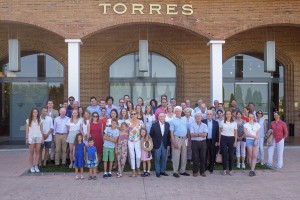 Bodegas Torres ha acogido a las grandes familias del vino europeas, en el encuentro anual de las Primum Familiae Vini (PFV) Bodegas Torres ha acogido a las grandes familias del vino europeas, en el encuentro anual de las Primum Familiae Vini (PFV)
