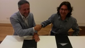 El presidente del C.R.D.O. Ribeiro, Felicísimo Pereira Freijido y el director del Instituto Galego do Viño, Xoán Cannas,han firmado la continuidad del convenio de colaboración xoan cannas e felicisimo pereira