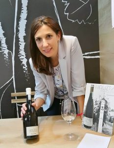 Ana Lluch, Directora de Marketing de la bodega Hiruzta Ana Lluch, Directora de Marketing de la bodega Hiruzta